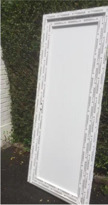 kunststof deur buitendeur kunststof zonder glas  beschikbaar voor biedingen