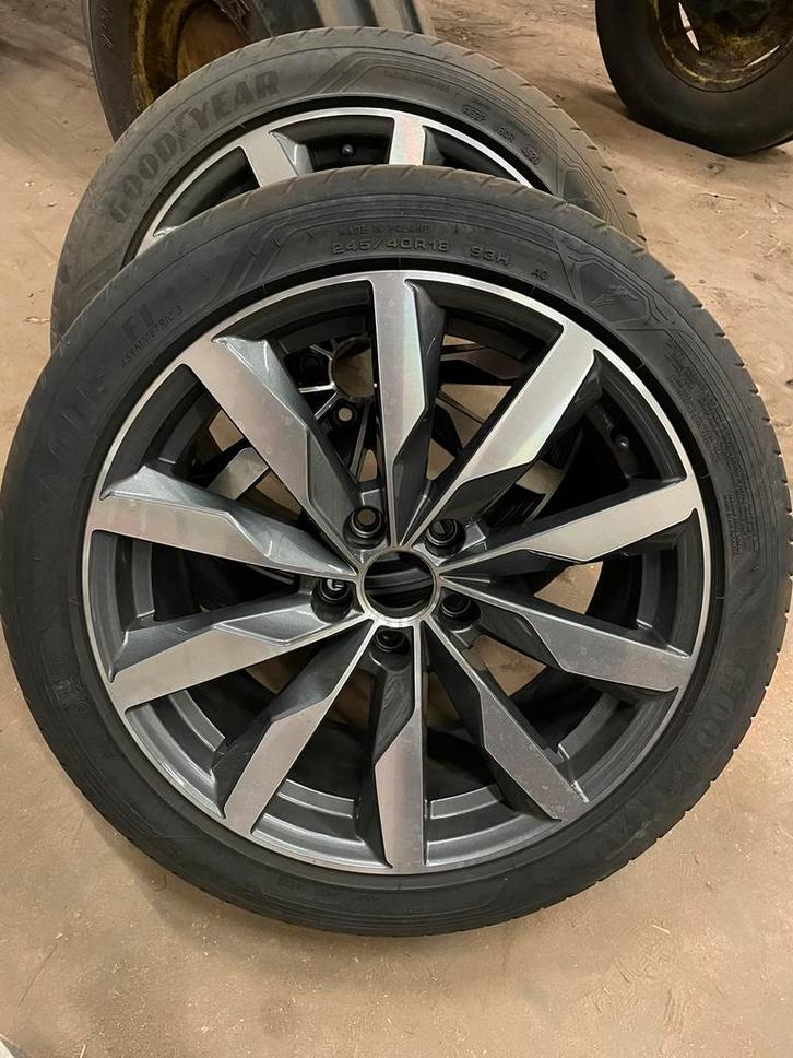 Banden en velgen Audi A4, Auto-onderdelen, Banden en Velgen, Banden en Velgen, Zomerbanden, 18 inch, 245 mm, Personenwagen, Gebruikt