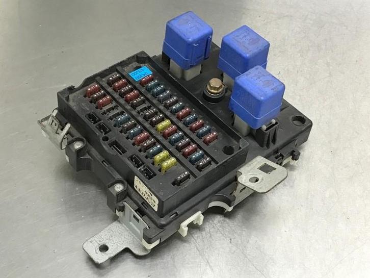 ZEKERINGKAST Nissan Maxima QX (A32) (01-1994/08-2000), Auto-onderdelen, Elektronica en Kabels, Nissan, Gebruikt