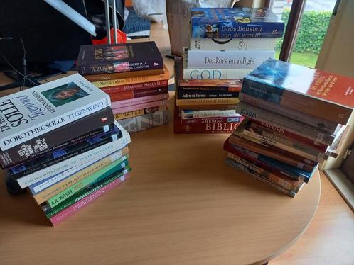 Verzameling boeken religie deel1, Boeken, Godsdienst en Theologie, Zo goed als nieuw, Boeddhisme, Christendom | Katholiek, Christendom | Protestants