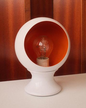 Space age eyeball table lamp with an adjustable globe head beschikbaar voor biedingen