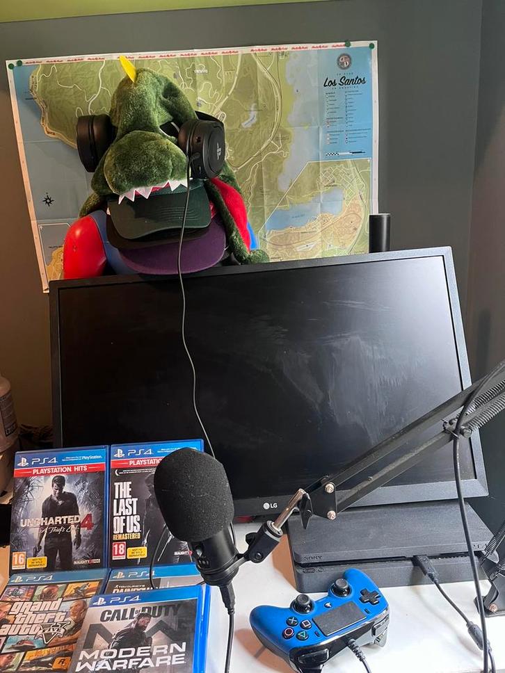 Playstation 4 1TB plus extra’s!!, Games en Spelcomputers, Games | Sony PlayStation 4, Zo goed als nieuw, Avontuur en Actie, Vanaf 18 jaar