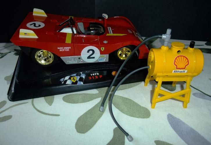 Ferrari 312 P 1972 - Shell Collezioni - 1:18 - tankstation, Hobby en Vrije tijd, Modelauto's | 1:18, Zo goed als nieuw, Auto, Maisto