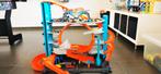 Hotweels garage + auto's + verschillende racebanen, Kinderen en Baby's, Speelgoed | Racebanen, Ophalen, Zo goed als nieuw