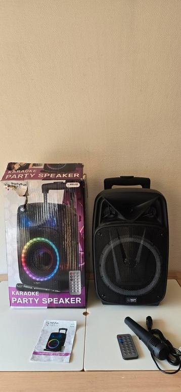Zo goed als nieuw Party Fun karaokeluidspreker met microfoon beschikbaar voor biedingen