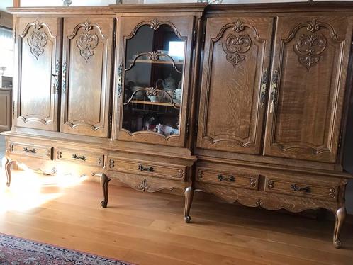 Massief eiken eetplaats, met handsnijwerk + T.V. kast, Huis en Inrichting, Kasten | Buffetkasten, Gebruikt, Ophalen