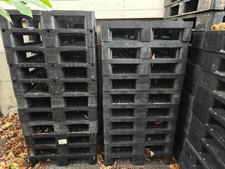 18 kunststof paletten mix, Doe-het-zelf en Bouw, Hout en Planken, Gebruikt, Ophalen