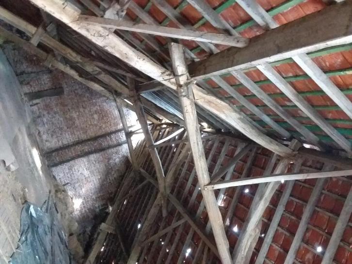 Eiken spanten en balken afkomstig uit een oude boerderij., Doe-het-zelf en Bouw, Hout en Planken, Eiken, Ophalen