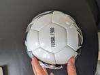 Zaalvoetbal bal Futsal 900 decathlon, Sports & Fitness, Comme neuf, Ballon, Enlèvement