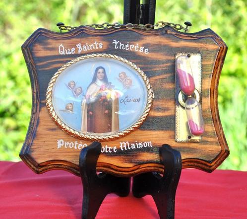 sablier sur bois decor religieux sainte Thérèse, Antiquités & Art, Antiquités | Accessoires de maison, Enlèvement ou Envoi