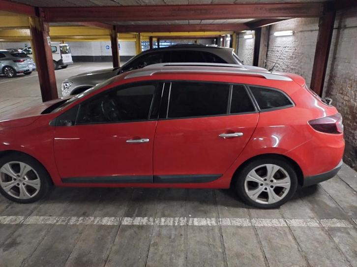 Renault Megane LPG 1.6 benzine 2010 rookt, alternator export, Auto's, Renault, Particulier, Mégane, Airbags, Airconditioning, Bluetooth