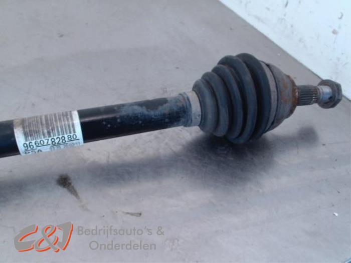 Aandrijfas rechts-voor van een Citroen Berlingo, Auto-onderdelen, Remmen en Aandrijving, Citroën, Gebruikt, 3 maanden garantie