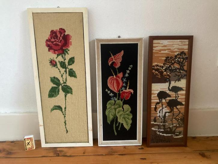 3 geborduurde schilderijtjes roos flamingo zonsondergang, Huis en Inrichting, Woonaccessoires | Schilderijen, Tekeningen en Foto's