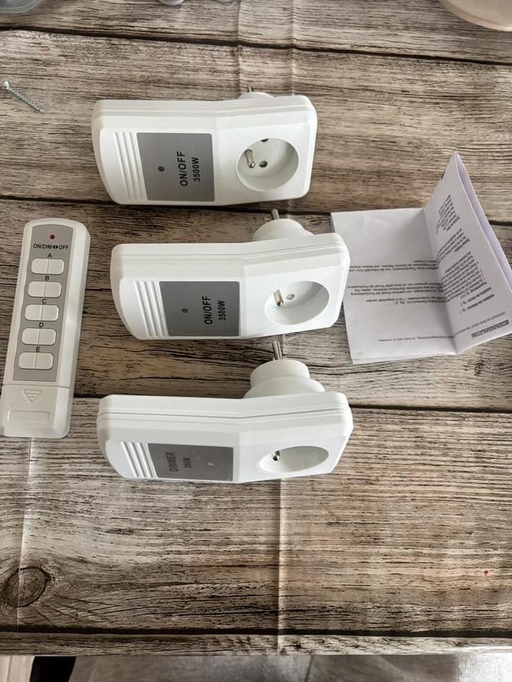 Radiogestuurde stopcontacten nieuw (vr25/21)*, Doe-het-zelf en Bouw, Elektriciteit en Kabels, Nieuw, Ophalen of Verzenden
