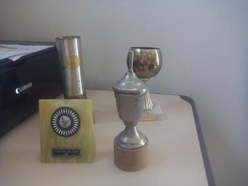 trofeeen en bekers beschikbaar voor biedingen