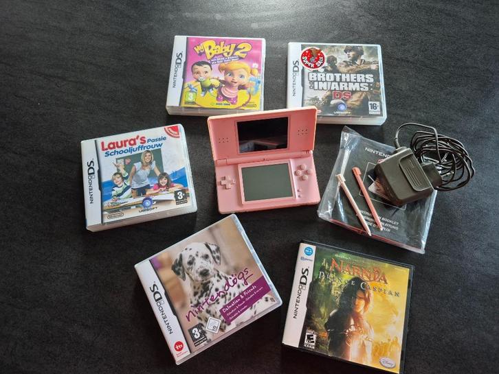 Nintendo DS Lite Roze, Games en Spelcomputers, Spelcomputers | Nintendo DS, Refurbished, DS Lite, Roze, Met games, Met beschermhoes of tas