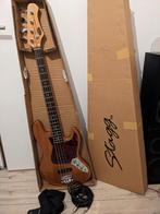 Stagg bass + Peavey 20 watt amp + kabel + schouderband, Muziek en Instrumenten, Ophalen, Zo goed als nieuw, Basgitaar, Minder dan 50 watt