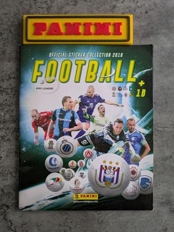 PANINI VOETBAL ALBUM FOOTBALL 2018 PRO LEAGUE VOLLEDIG beschikbaar voor biedingen