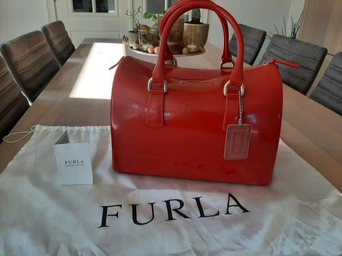Furla Candy Bag The Original (nwpr 210eur), Handtassen en Accessoires, Tassen | Damestassen, Zo goed als nieuw, Handtas, Rood