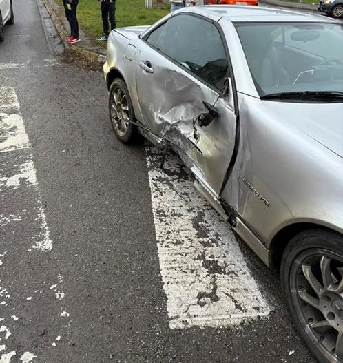 Mercedes SLK 200 crashte, Auto's, Mercedes-Benz, Particulier, SLK, Benzine, Ophalen