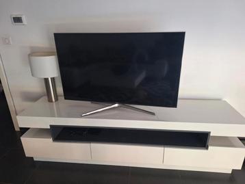 Tv-meubel beschikbaar voor biedingen