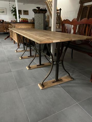 Belle table Lange de 2,6 m