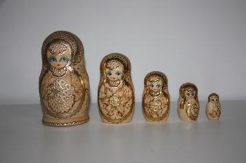 Matroesjka / baboesjka houten set van 5 russische poppetjes 