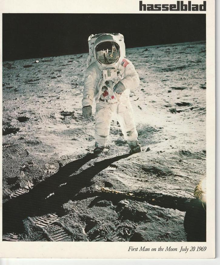 Hasselblad brochure First Man on the Moon 1969 * 32 pagina's, Audio, Tv en Foto, Fotocamera's Analoog, Zo goed als nieuw, Overige Merken