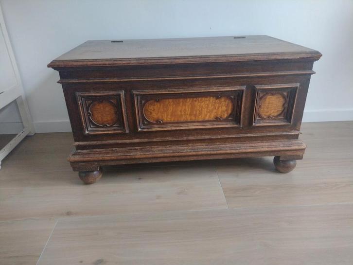 Coffre à couverture antique, Maison & Meubles, Accessoires pour la Maison | Coffres, 50 à 75 cm, Enlèvement