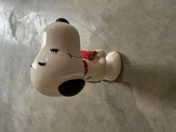 Snoopy figuur – tijdloze charme in keramiek beschikbaar voor biedingen
