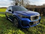 BMW iX1 iX1 xDrive30 M-sport PRO 67kWh 313CH (bj 2024), Auto's, BMW, Automaat, 230 kW, Zwart, Alcantara