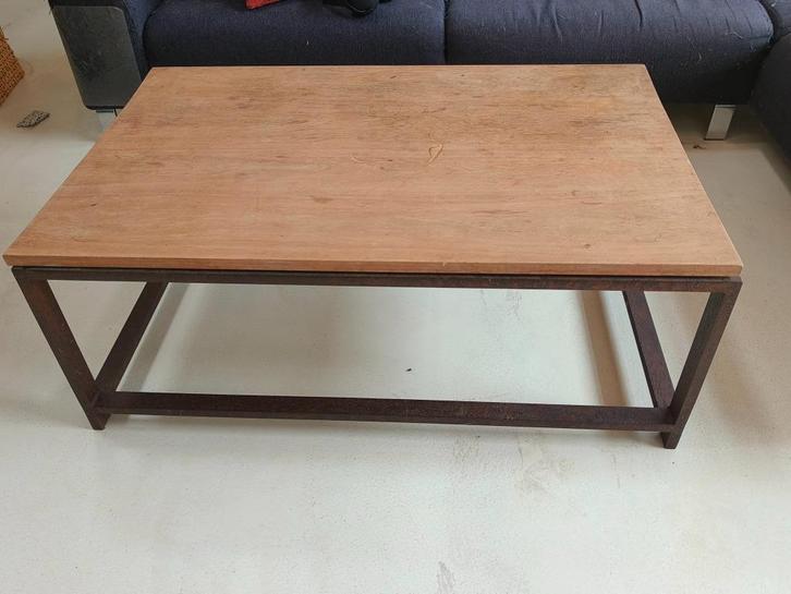 Industriële salontafel - roest staal met houten blad, Huis en Inrichting, Tafels | Salontafels, Gebruikt, 50 tot 75 cm, 50 tot 100 cm
