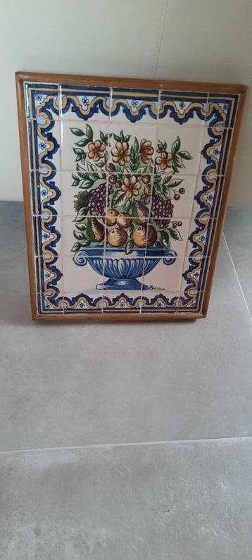 Prachtige "Azulejos” frame gesigneerde decoratieve bloemen beschikbaar voor biedingen