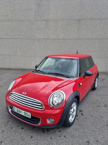 Mini Cooper One 1.6 Benzine - Nieuwstaat !, Autos, Rouge, 75 kW, Achat, Euro 6