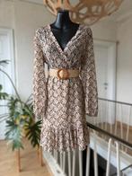 nieuw Naf Naf frivool jurkje met geometrische print, M/L, Neuf, Taille 38/40 (M), Enlèvement ou Envoi, Autres couleurs