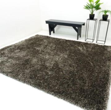 Hoogpolig Vloerkleed 160x230 cm – Bijna nieuw beschikbaar voor biedingen