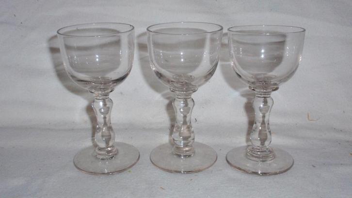 3 zeer oude borrel of porto glaasjes baluster steel, Antiquités & Art, Antiquités | Verre & Cristal, Enlèvement ou Envoi