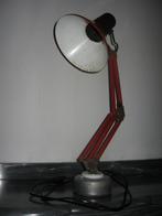 Lampe artisanale pour le bureau des étudiants. Lampe artisan, Fabrique, Lampe crée avec des objets de récupération, Utilisé, Enlèvement ou Envoi