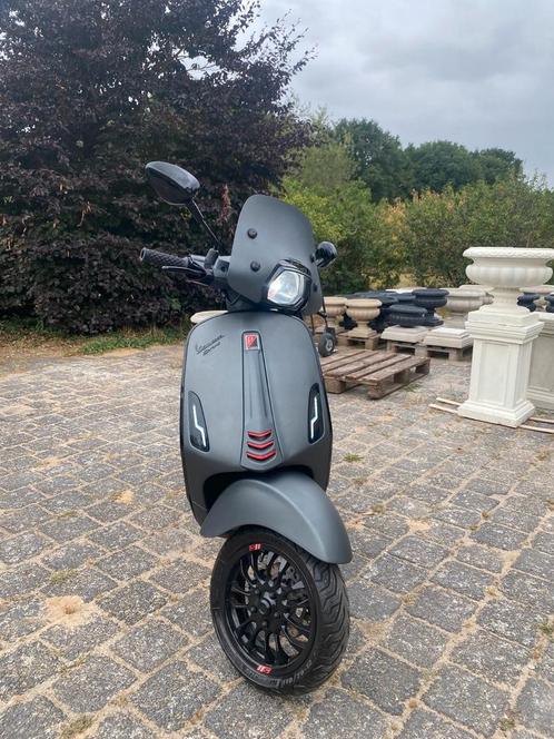 Vespa Sprint - 80 cc - akrapovic - 2016 - NL (A) kenteken, Fietsen en Brommers, Scooters | Vespa, Zo goed als nieuw, Overige modellen