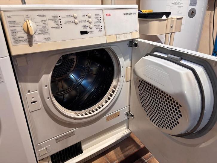 Droogkast AEG condensatie, Electroménager, Sèche-linge, Utilisé, À condensation, Chargeur frontal, 6 à 8 kg, Enlèvement