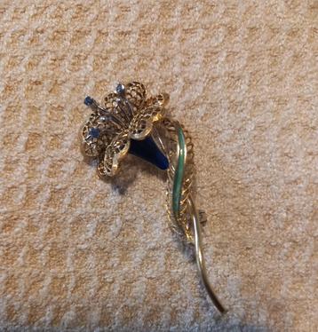 Vintage broche beschikbaar voor biedingen