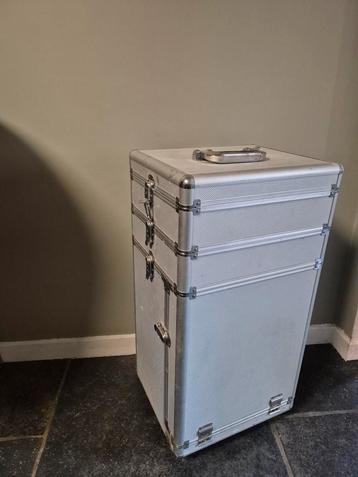 Make up Trolley beschikbaar voor biedingen