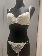 Luxe wit kanten BH en string Christies +-300€ nieuwprijs!, Ophalen of Verzenden, Wit, Setje