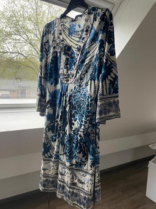 Zijden Jurk Hale Bob - blauw tinten met kralen, Kleding | Dames, Jurken, Zo goed als nieuw, Maat 38/40 (M), Blauw, Onder de knie