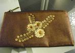 AVON: Leuk tasje, Handtassen en Accessoires, Toilettassen, Ophalen of Verzenden, Nieuw, Bruin, Dame