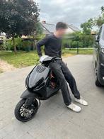 2 zips tekoop, Fietsen en Brommers, Scooters | Piaggio, Ophalen, Zo goed als nieuw, Zip