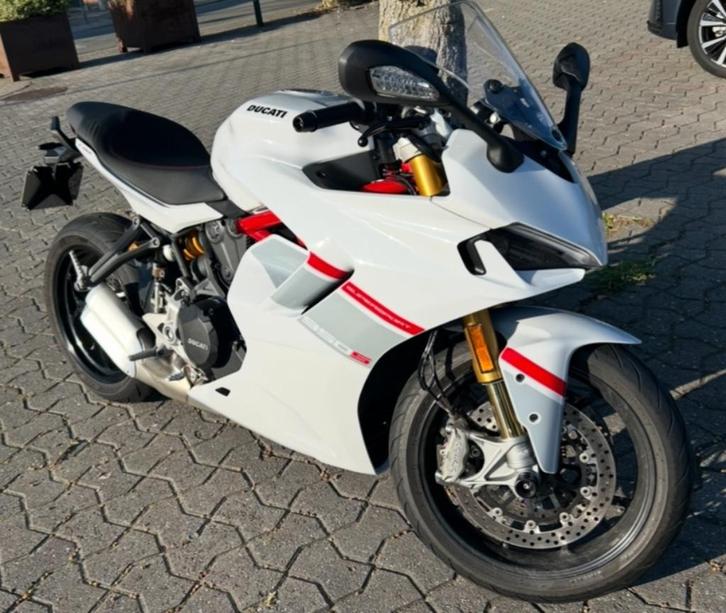 Moto, Motoren, Motoren | Ducati, Particulier, Super Sport, meer dan 35 kW, 2 cilinders, ABS, Electronisch instelbare dempers, Handvatverwarming