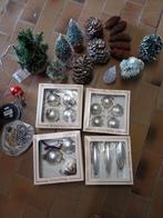 Kerstballen, dennenappels, slingers, kerstboompje,, Diversen, Ophalen, Zo goed als nieuw
