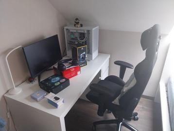 bureau  wit MALM, Ophalen, Zo goed als nieuw, Bureau