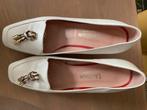Beige damesschoen Voltan, Voltan, Ophalen of Verzenden, Zo goed als nieuw, Beige